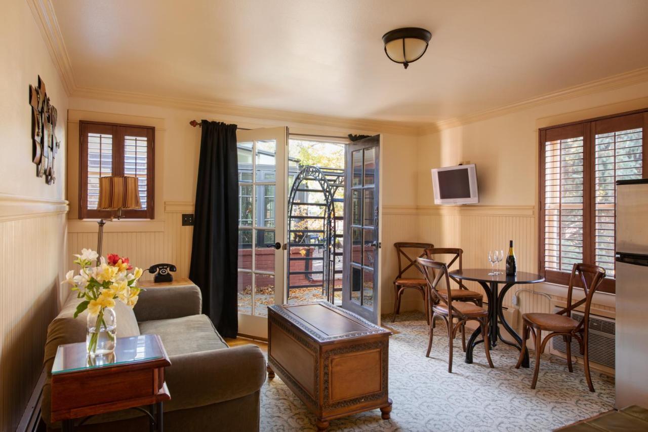 Chamberlin Inn Cody Esterno foto
