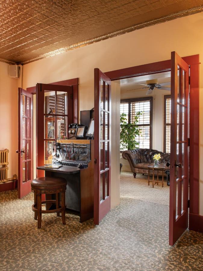 Chamberlin Inn Cody Esterno foto