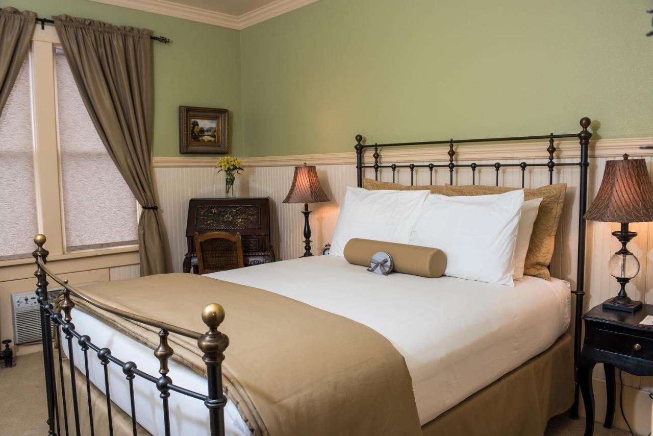 Chamberlin Inn Cody Esterno foto